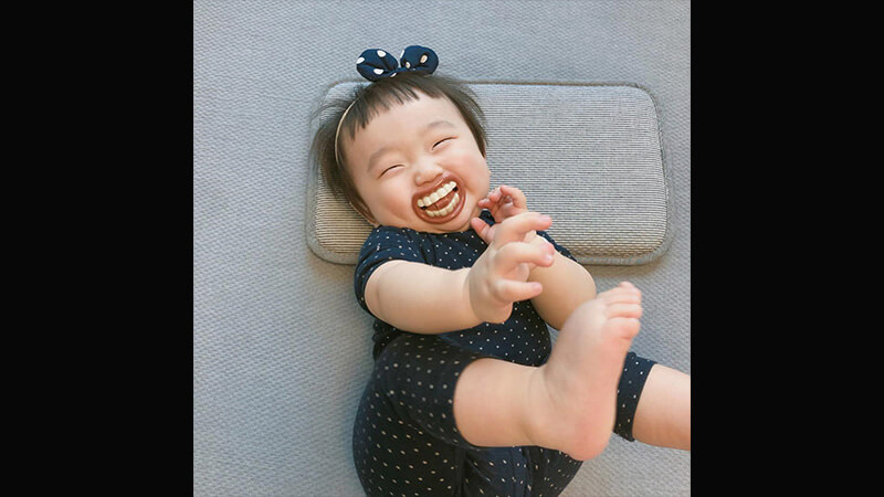Foto Anak Bayi Imut - Empeng Unik